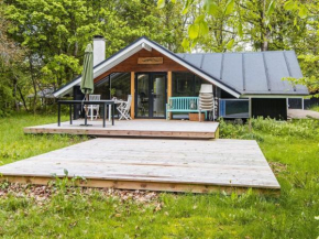 6 person holiday home in Glesborg